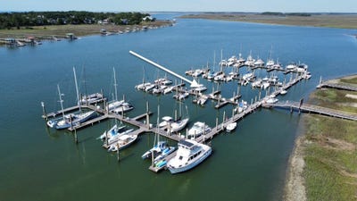 /international/us/2-mcdonough-road-folly-beach-sc-110101478533/