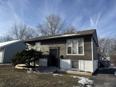 /international/us/22220-brookwood-drive-sauk-village-il-110104456730/