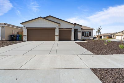 /international/us/1684-soto-avenue-corcoran-ca-110120770233/