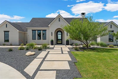 /international/us/417-willow-moon-ranch-road-crawford-tx-110108772223/