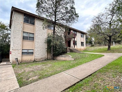 /international/us/906-n-lbj-drive-san-marcos-tx-110108578152/