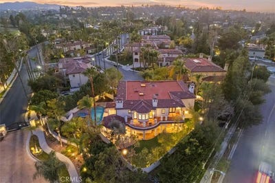 /international/us/5010-serena-tarzana-ca-110120093648/