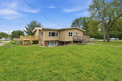/international/us/1016-catherine-street-cedar-falls-ia-110108268962/