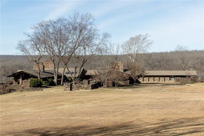 /international/us/12808-raheen-ranch-road-fayetteville-ar-110106207767/