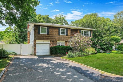 /international/us/4-dogwood-avenue-farmingville-ny-110108552308/