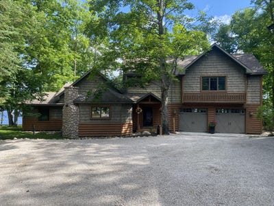 /international/us/13640-w-shore-drive-millersburg-mi-110100617490/