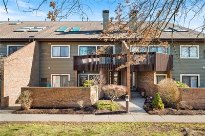 /international/us/2614-leona-lane-coraopolis-pa-110105937027/