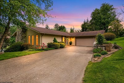 /international/us/2-ridge-place-morgantown-wv-110108029282/