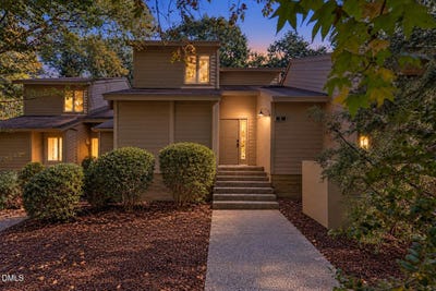/international/us/9-creekview-lane-durham-nc-110120756466/