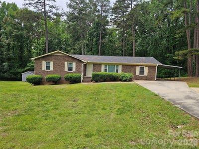 /international/us/218-hall-street-salisbury-nc-110108356169/