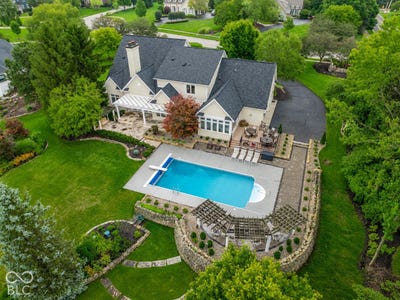 /international/us/2-stone-wall-lane-zionsville-in-110120590907/