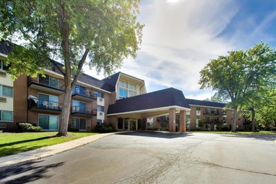 /international/us/glen-ellyn-il-110108617017/