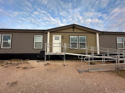 /international/us/713-w-6th-st-mccamey-tx-110104515703/