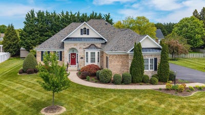 /international/us/2408-village-dr-waynesboro-va-110107819198/