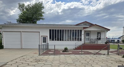 /international/us/1-s-colorado-avenue-guernsey-wy-110107747805/