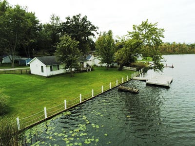 /international/us/5309-lake-road-reading-mi-110110343787/