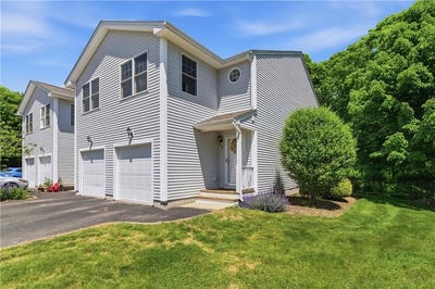/international/us/8-susan-circle-south-kingstown-ri-110108576375/