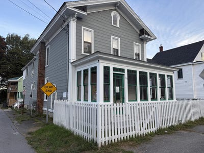 /international/us/25-washington-street-augusta-me-110119986635/
