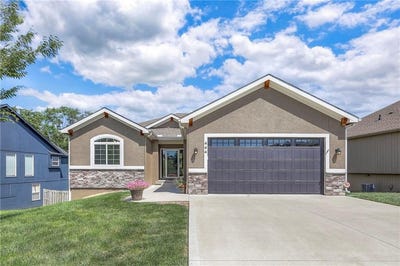 /international/us/444-madison-creek-drive-raymore-mo-110100481964/
