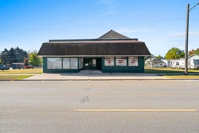 /international/us/605-main-street-marinette-wi-110102496721/