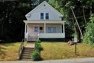 /international/us/23-high-street-plymouth-nh-110105863352/