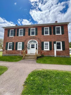 /international/us/71-s-main-street-cambridge-vt-110106599832/