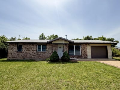 /international/us/1230-dewey-street-houston-mo-110107940074/