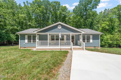 /international/us/35-hollyfield-court-clarksville-va-110108774027/