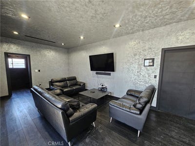 /international/us/7554-clybourn-avenue-sun-valley-ca-110101481140/?lang=en