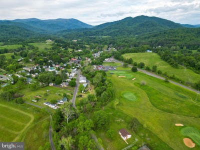 /international/us/49-water-street-sperryville-va-110108361640/