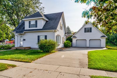 /international/us/828-carroll-avenue-ames-ia-110107466841/