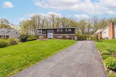 /international/us/75-tennyson-drive-nanuet-ny-110107462686/