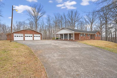 /international/us/1010-highway-14-w-landrum-sc-110105412985/