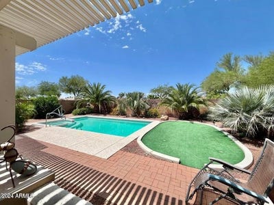 /international/us/16908-w-northampton-road-surprise-az-110108426741/
