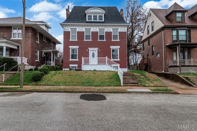 /international/us/14-parkland-place-st-louis-mn-110110362627/