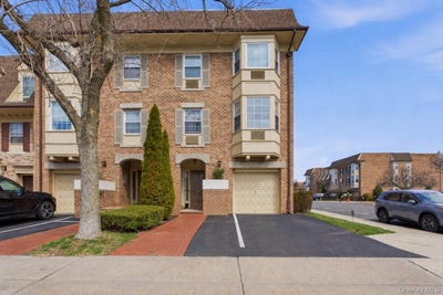 /international/us/20617-lori-drive-bayside-ny-110106990540/