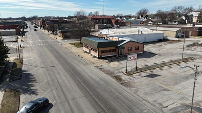 /international/us/608-e-broadway-street-monett-mo-110108017552/