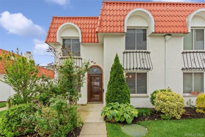 /international/us/17-alhambra-drive-oceanside-ny-110108363376/