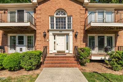 /international/us/1515-e-franklin-street-chapel-hill-nc-110107398119/