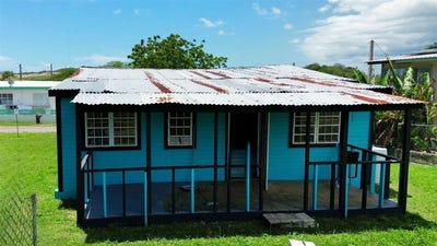 /international/us/sola-10-bo-llanos-costa-boqueron-pr-110107503176/