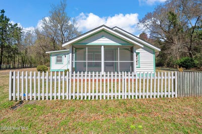 /international/us/203-first-street-rose-hill-nc-110101024515/