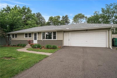 /international/us/179-county-road-f-w-shoreview-mn-110100196084/