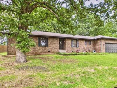 /international/us/2203-russell-lane-mountain-home-ar-110109056478/