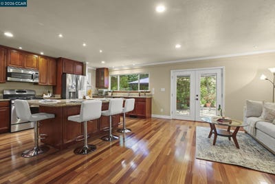 /international/us/205-summit-rd-walnut-creek-ca-110108207177/