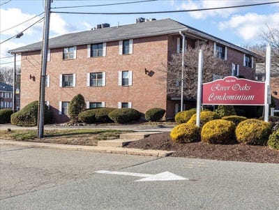 /international/us/360-neponset-street-canton-ma-110103761096/