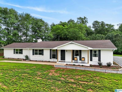 /international/us/257-county-road-13-clanton-al-110108498657/