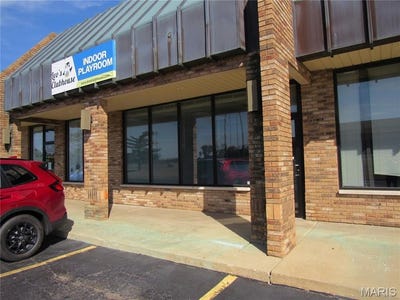 /international/us/235-e-center-drive-alton-il-110102659684/
