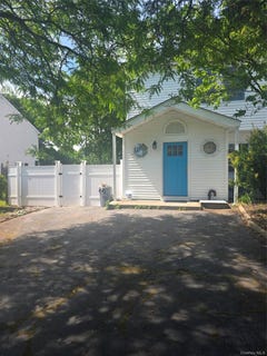 /international/us/9-trim-street-bay-shore-ny-110108716870/