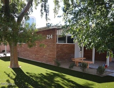 /international/us/214-e-monterey-way-phoenix-az-110109166482/