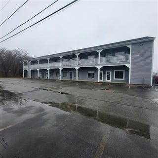 /international/us/5835-post-road-east-greenwich-ri-110107500859/
